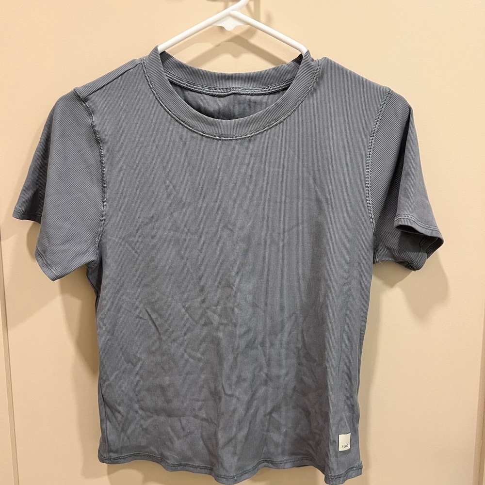 Vuori Gray Crop Top